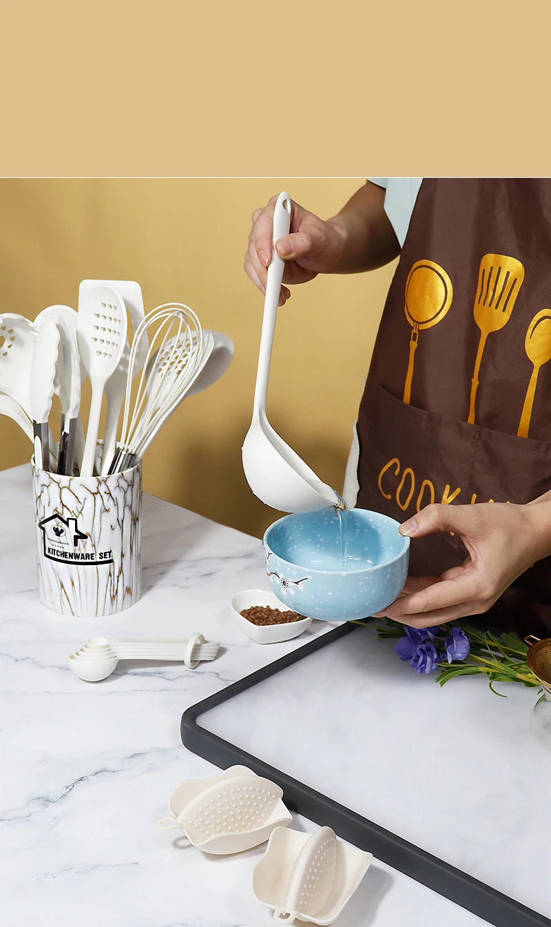 Conjunto de Utensílios de Cozinha em Silicone – 18 Peças